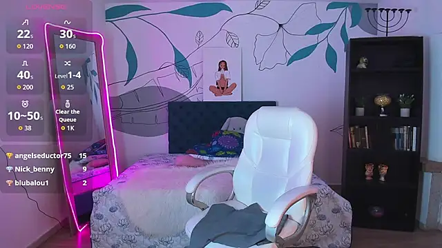 Sara_Collins2
