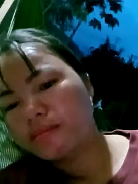 emly-xinh18