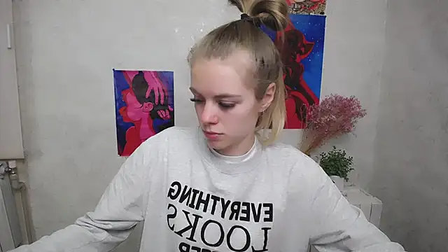 AliceFlirtt_