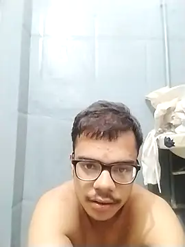 sexybobby13 - Sexybobby13's free webcam - UK Sex Cams