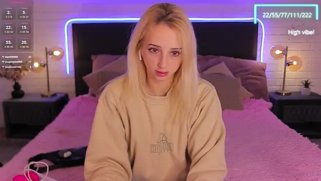 Selena_Lily