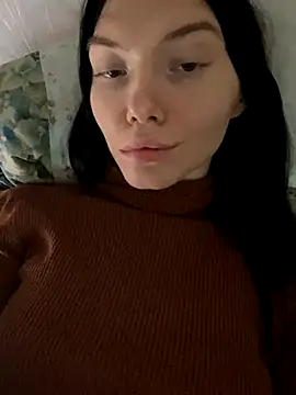 Lisaaa_Alisa on StripChat