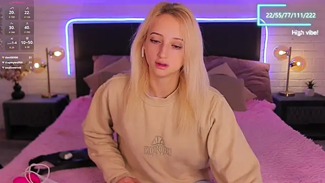 Selena_Lily