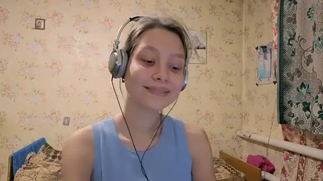 qutiedasweet - QutieDaSweet's free webcam