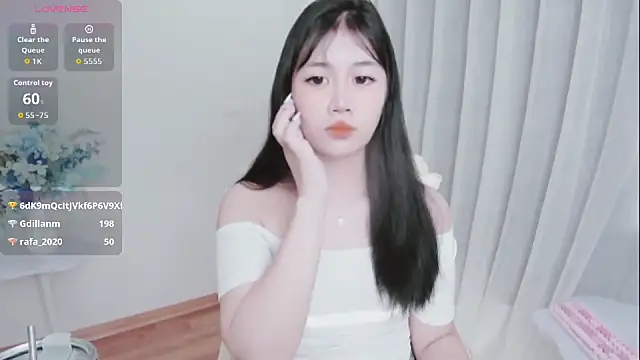 Crystal_Lea