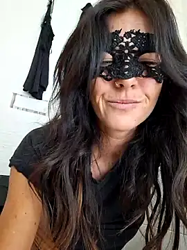 EmySkinny85