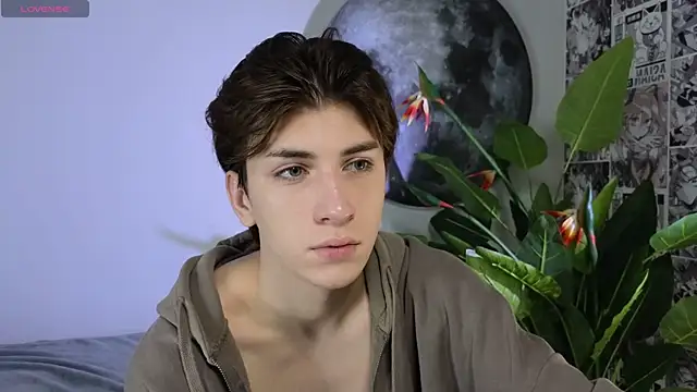 oliver_starboy (M twink) - suck a dildo + saliva 😜💦💦
