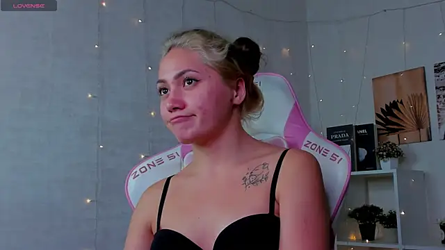 bellalovesss - Bellalovesss's free webcam