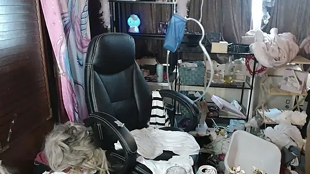 Ombeline1 Live Webcam on Stripchat
