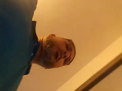 tropikboy - Tropikboy's free webcam - UK Sex Cams