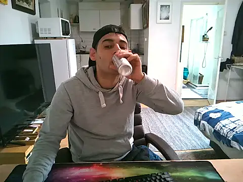 mihaimichael - Mihaimichael's free webcam