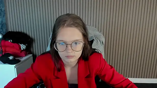 shy_elina01