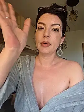 OpheliaZainne from StripChat is Freechat