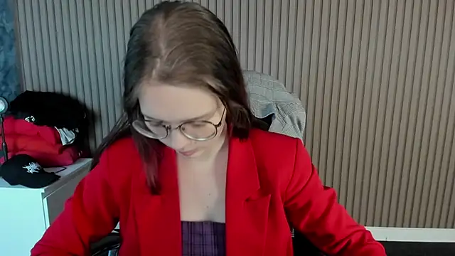 shy_elina01