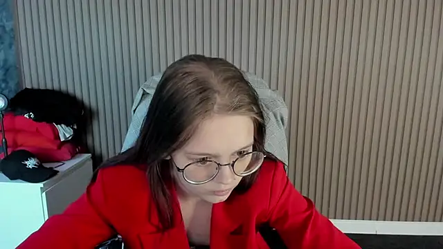 shy_elina01