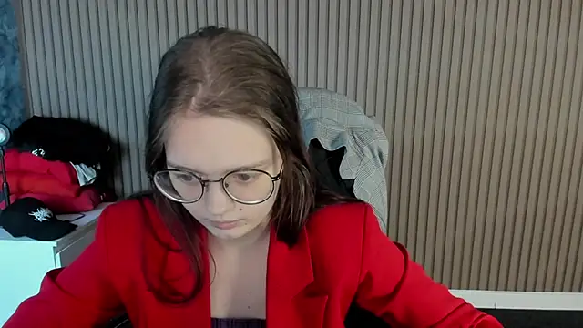 shy_elina01