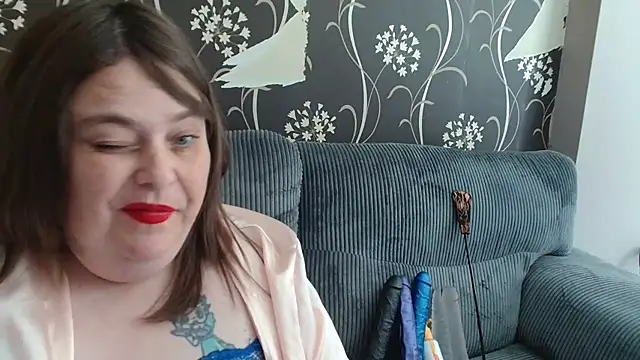 HousewifeMilf_Courtney