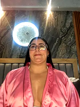 BellaPeers_