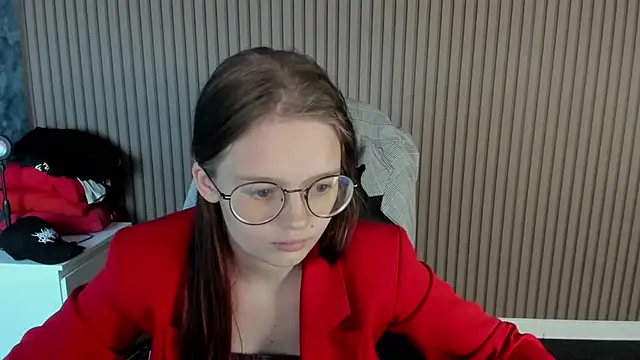 shy_elina01