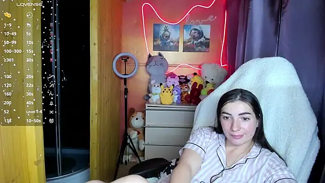Fiery_Brunette_