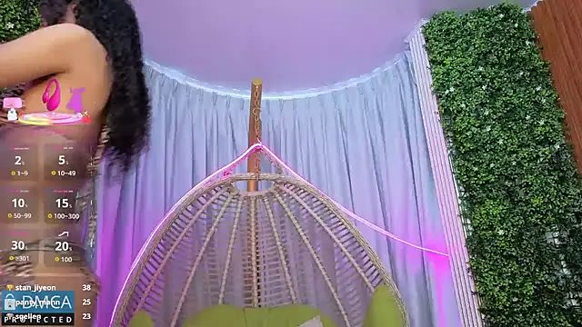 Kiara_Zahiri__