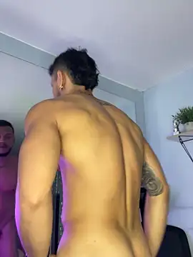 ARON_TAYLER01