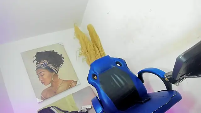 mia_foxts