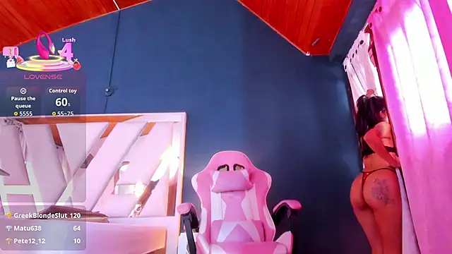 mia_kinky1