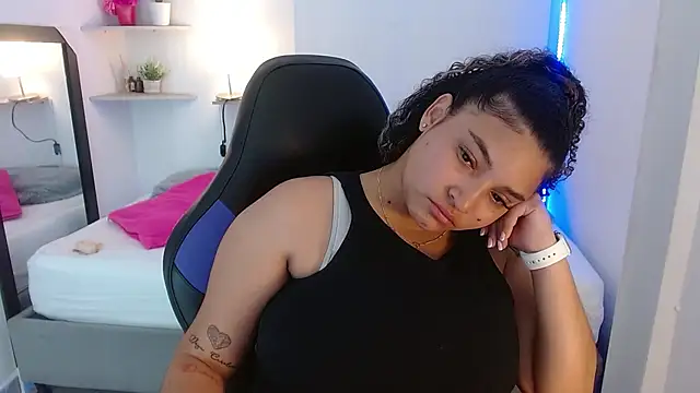 Julia_Boobs