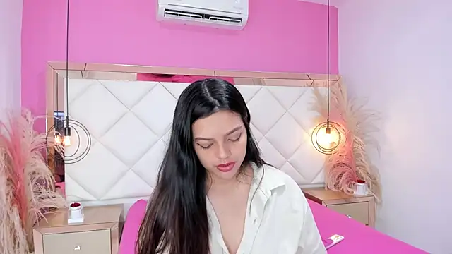 Lucianaa_Collins