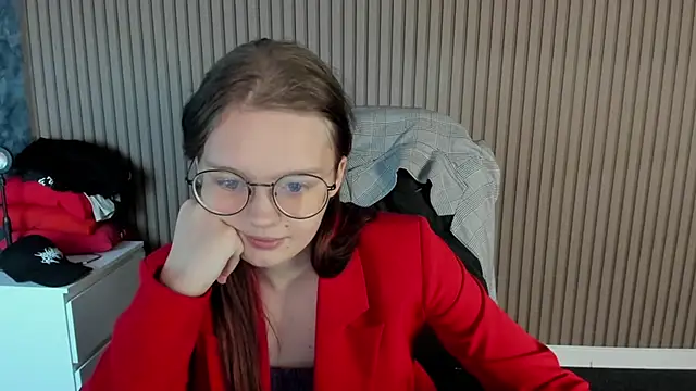 shy_elina01