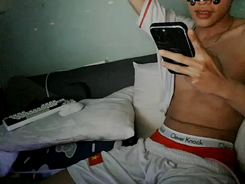 boyhigh1997 live cam