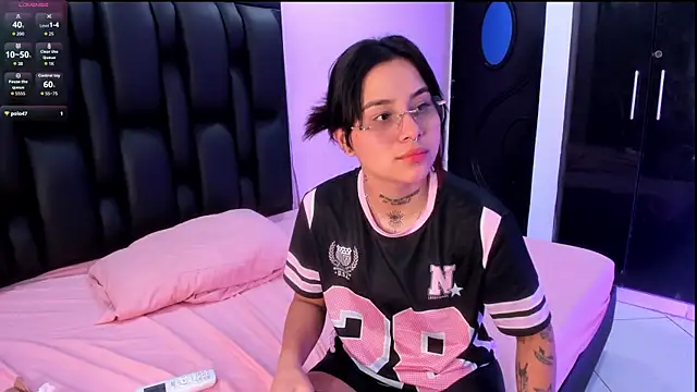  Nixielee_ chat room