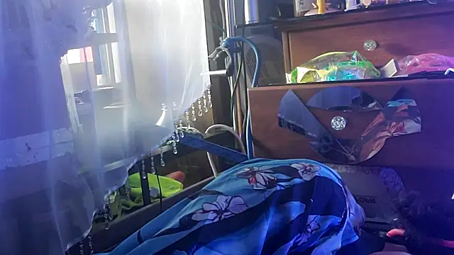 gurlnips - Gurlnips's free webcam