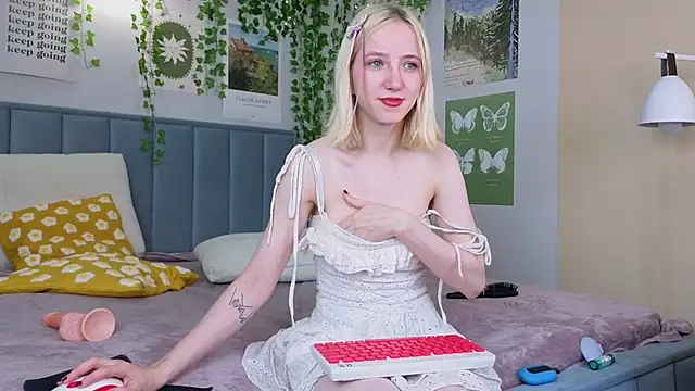 emmanovak - EmmaNovak's free webcam