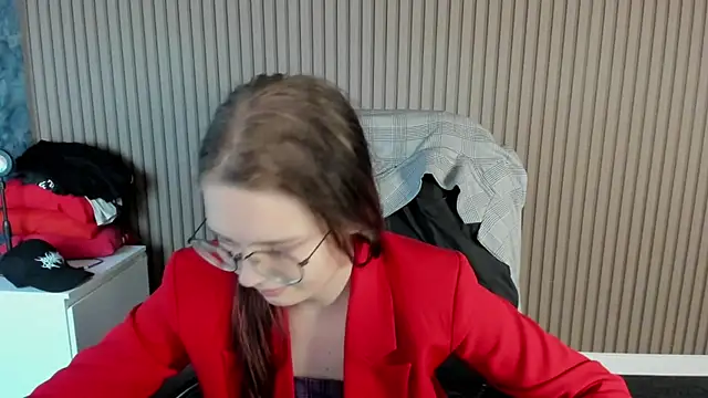 shy_elina01