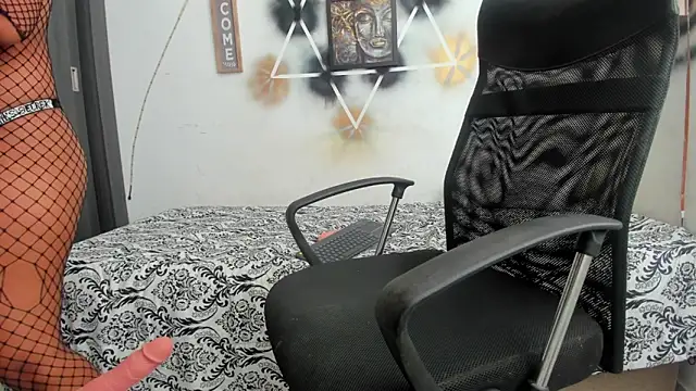 dayanaswans - DayanaSwans's free webcam