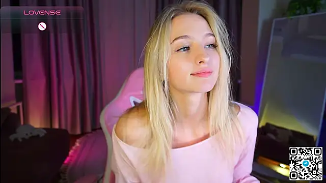 MickeyMyers live cam screenshot female on CUM.show – Splashy Live Cam Performances