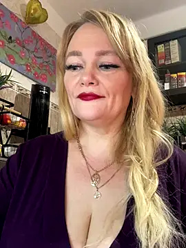  Sweet-blonde chat room