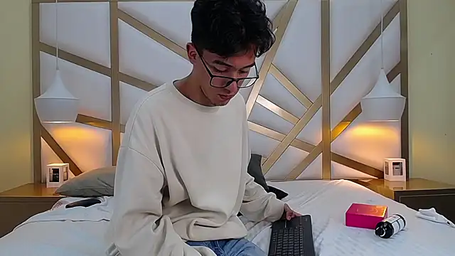 austinreeds - AustinReeds's free webcam - UK Sex Cams