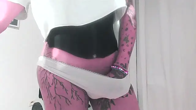 serena__vedette - Serena__vedette's free webcam - UK Sex Cams
