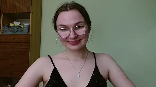 looveellyx - LooveELLYx's free webcam - UK Sex Cams