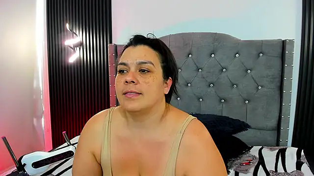 martina_foxy_ - Martina_foxy_'s free webcam - UK Sex Cams
