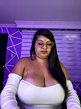 MiiaaJoness