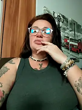 EllieOz