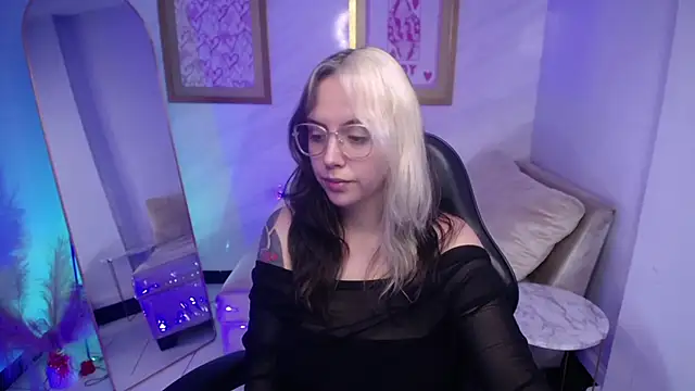hela_v - Hela_v's free webcam
