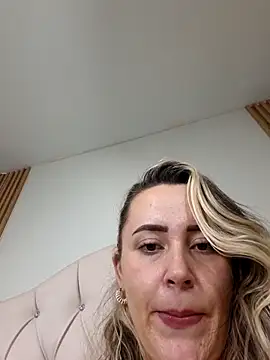 curvylust_x - CurvyLust_x's free webcam - UK Sex Cams