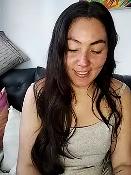 katha_steele_