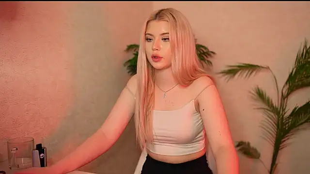AshleyNikoo