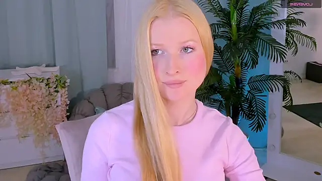 Laly_Peach